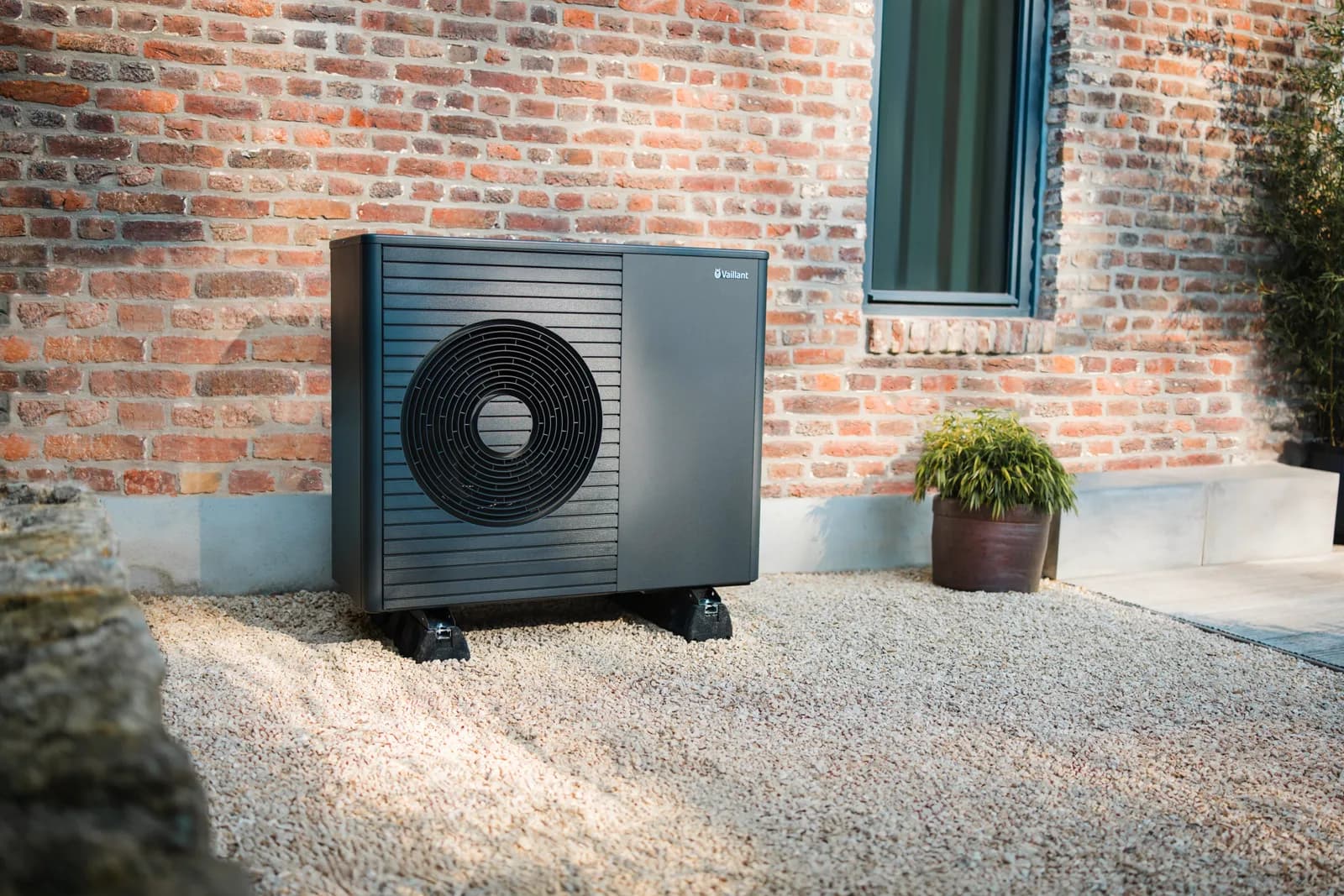 Vaillant aroTHERM plus Außeneinheit